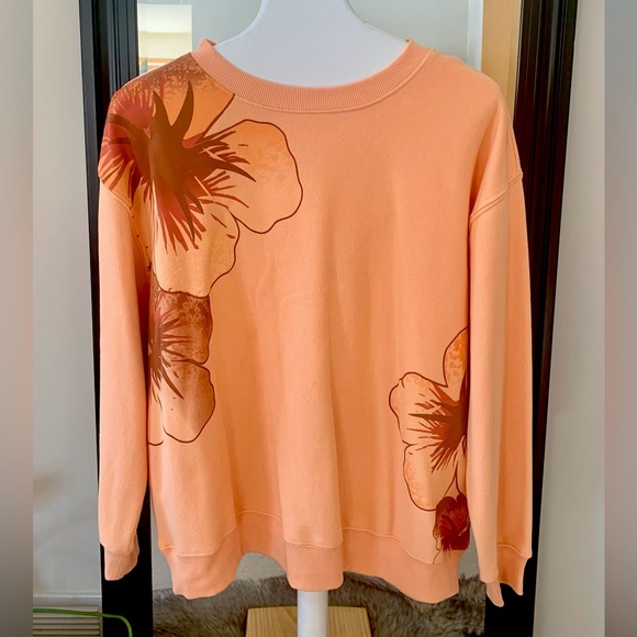 wild fable Tops - Wild Fable Hibiscus Sweatshirt